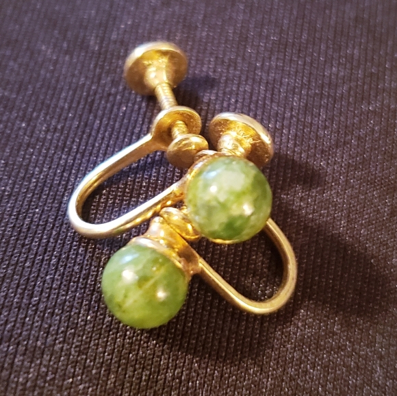Vintage Genuine Jade & Gold Screw Back Earrings - Picture 1 of 3